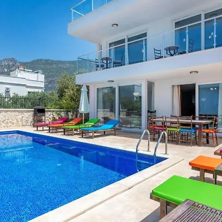 In Sleeps 8 Includes Swimming Pool Air Con And Wifi 5 ヴィラ