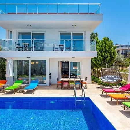 In Sleeps 8 Includes Swimming Pool Air Con And Wifi 5 ヴィラ カルカン