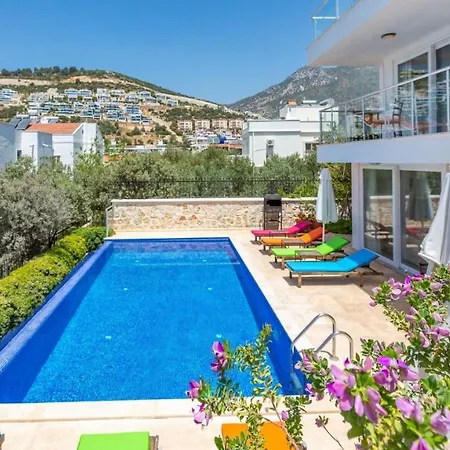 In Sleeps 8 Includes Swimming Pool Air Con And Wifi 5 ヴィラ *