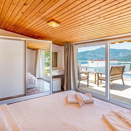 In Sleeps 8 Includes Swimming Pool Air Con And Wifi 5