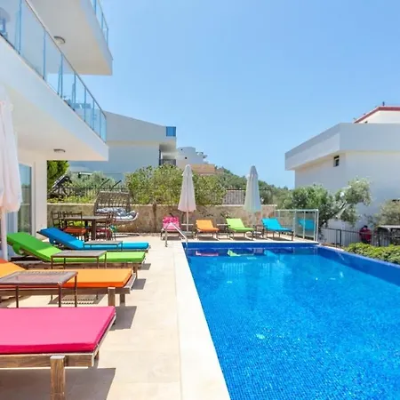 In Sleeps 8 Includes Swimming Pool Air Con And Wifi 5