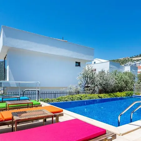 In Sleeps 8 Includes Swimming Pool Air Con And Wifi 5